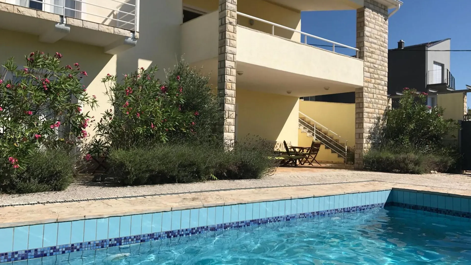 נוביגראד דאלמטיה Ihr Ferientraum Direkt Am Meer Mit Pool דירה